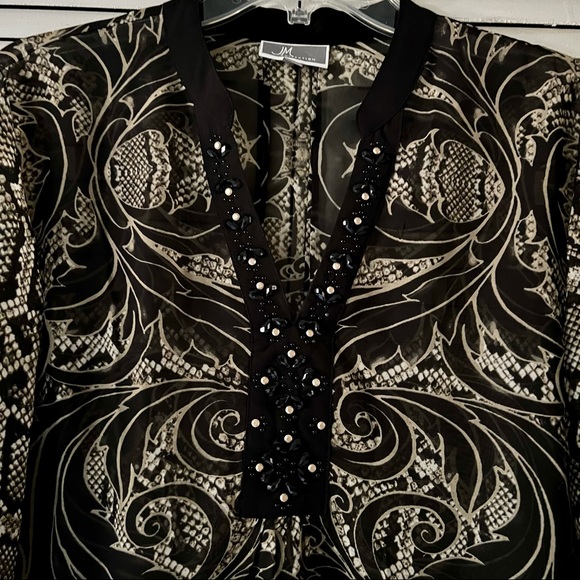JM collection Luxe Baroque sheer top - Picture 2 of 7